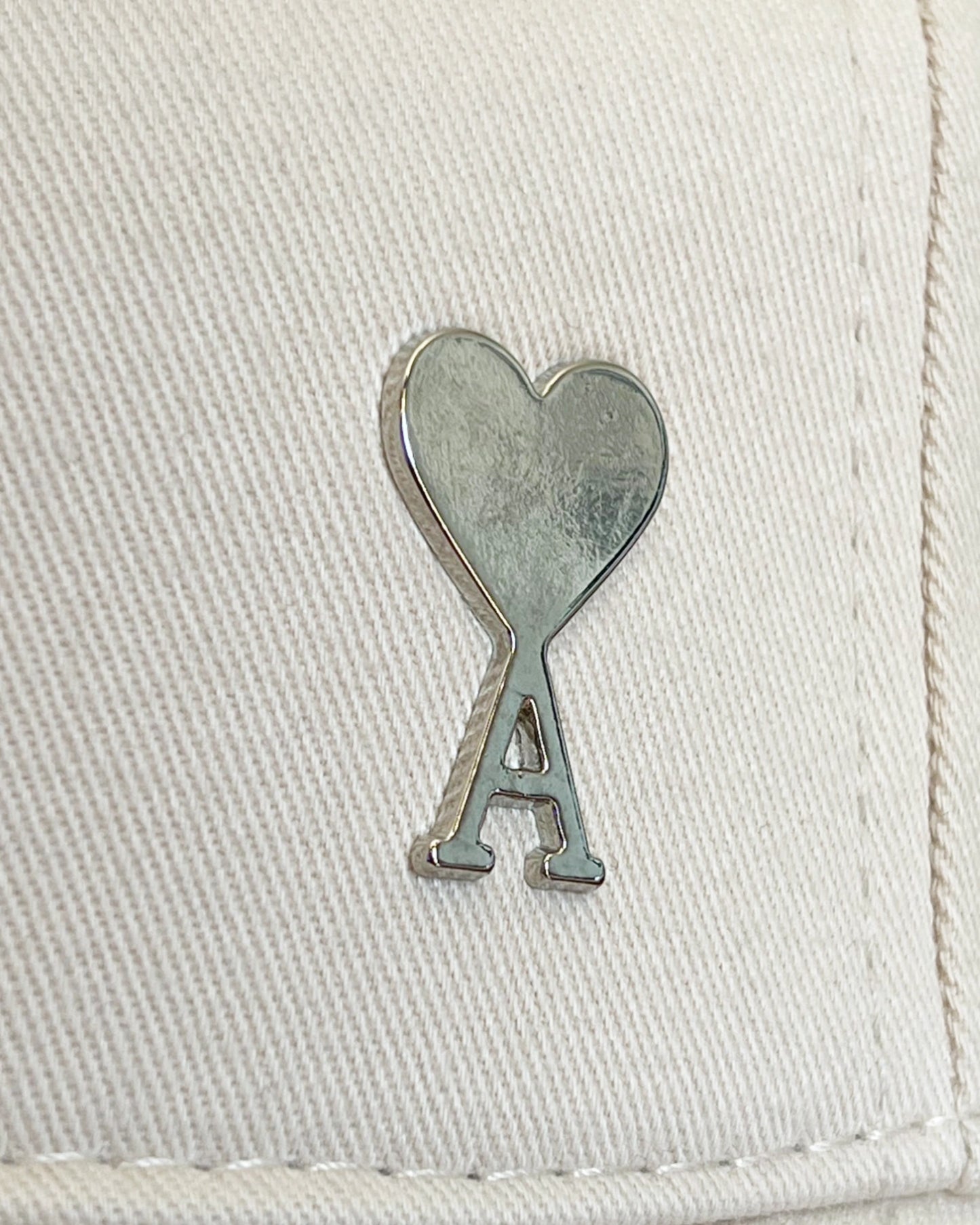AMI - Silver Logo Pin Cap - Cream