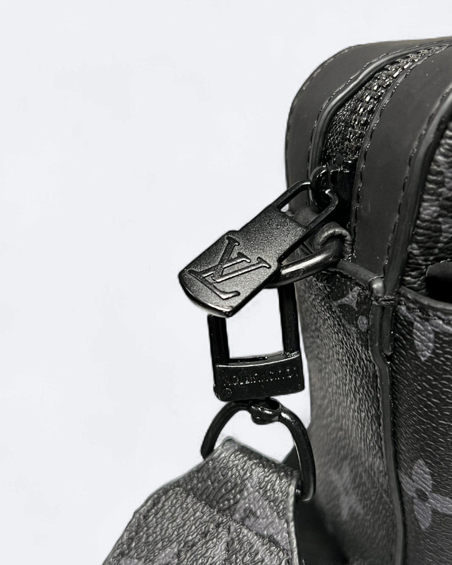 LVTN - Pattern Mini Messenger Bag - Black