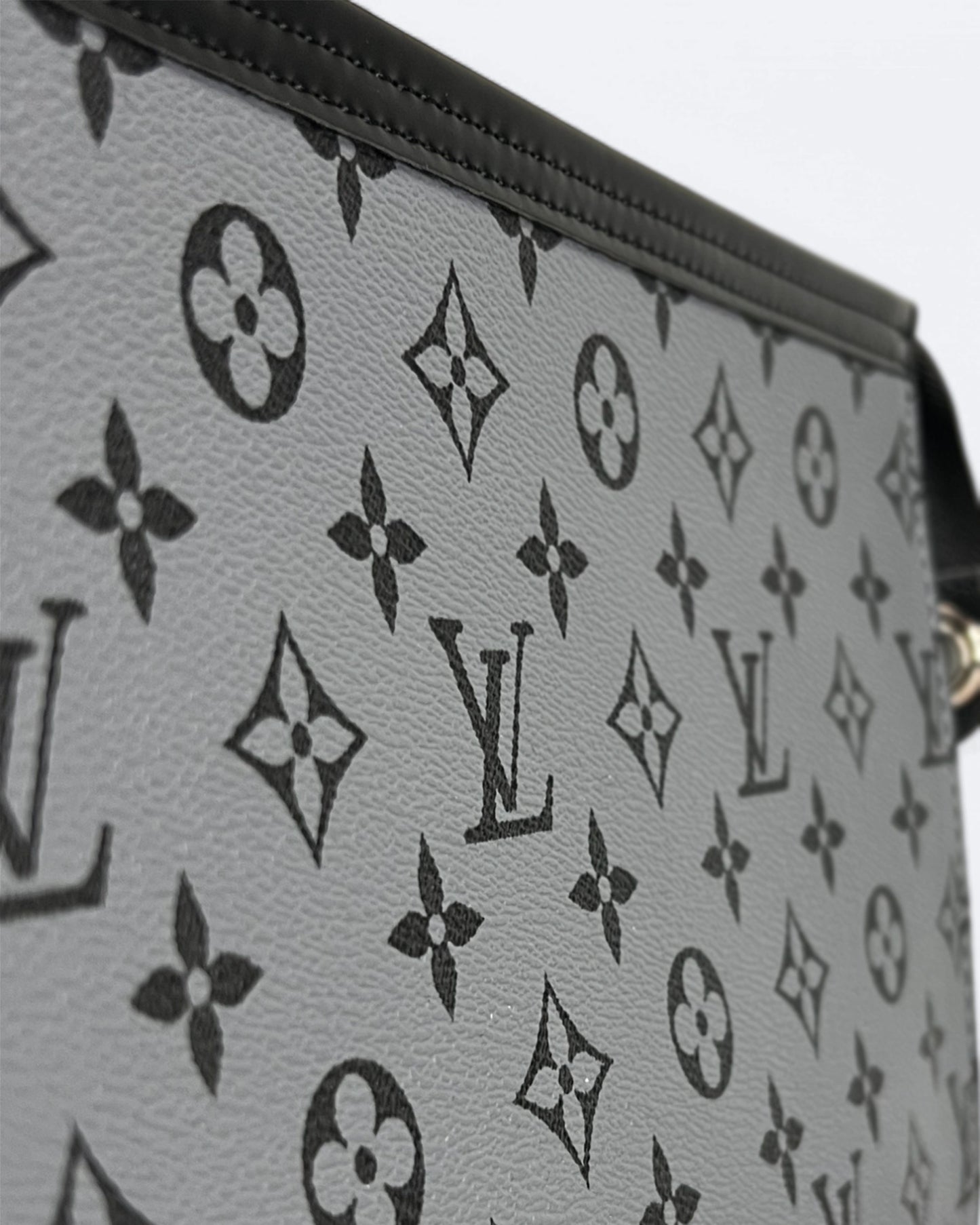 Louis Vuitton - LV Pattern Clutch - Gray