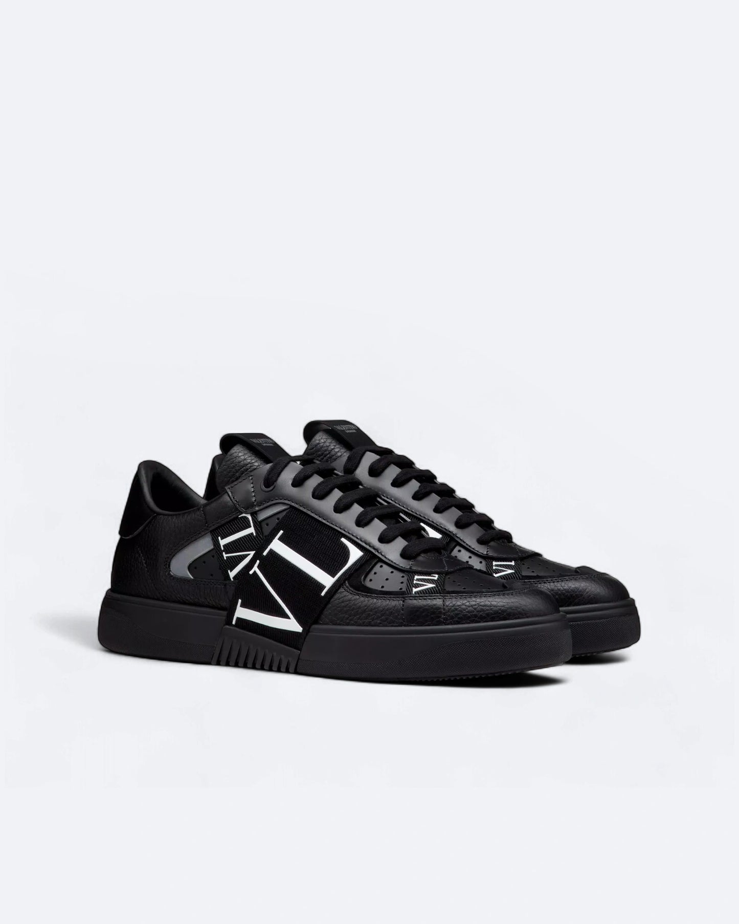 Valentino - Low-Top Calfskin Vl7N Sneakers - Black