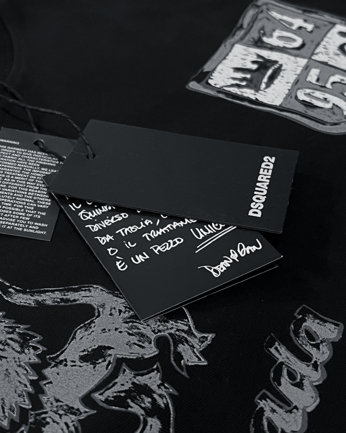 Dsquared2 - Shield Graphic T-Shirt - Black