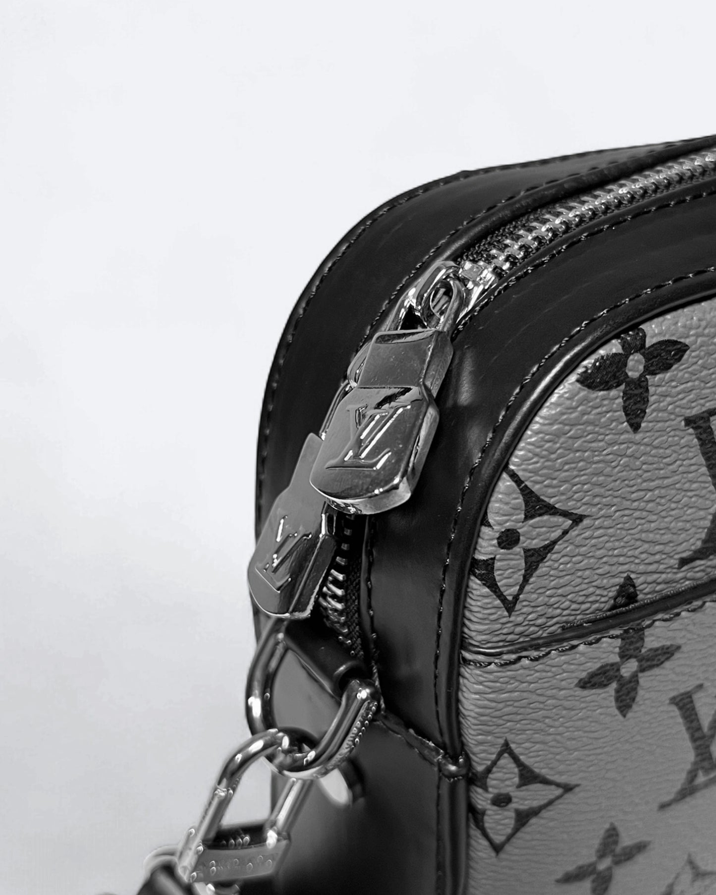 LVTN - Pattern Duo Messenger Bag - Gray